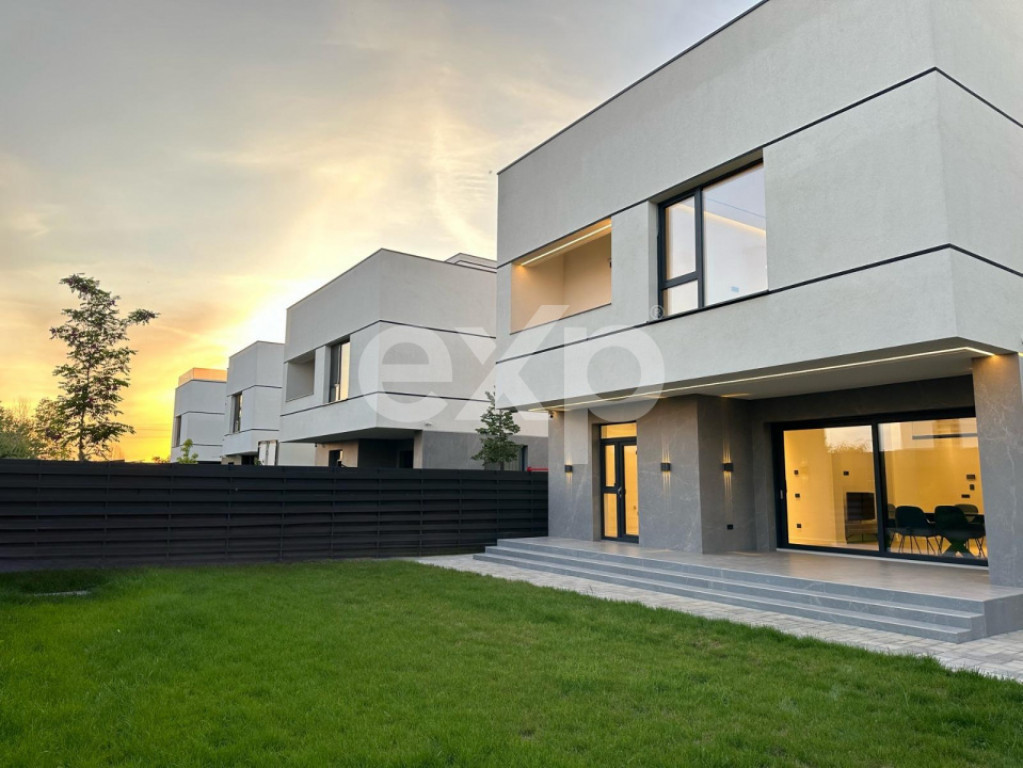 VILĂ EXCEPȚIONALĂ TUNARI | 1534 MP TEREN | 5 DORMITOARE |