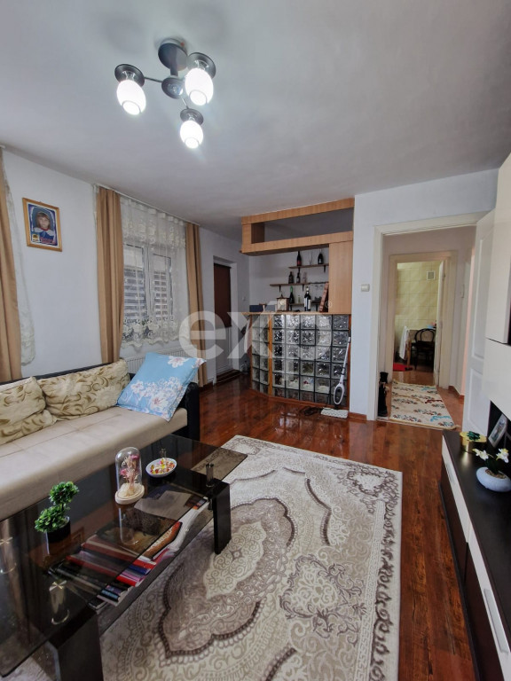 Apartament 2 camere decomandat , Micro 6