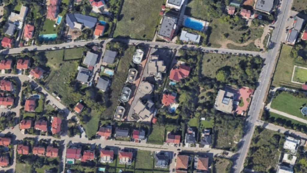 Teren intravilan I 1774 mp I 23.52 m Deschidere I Iancu N...