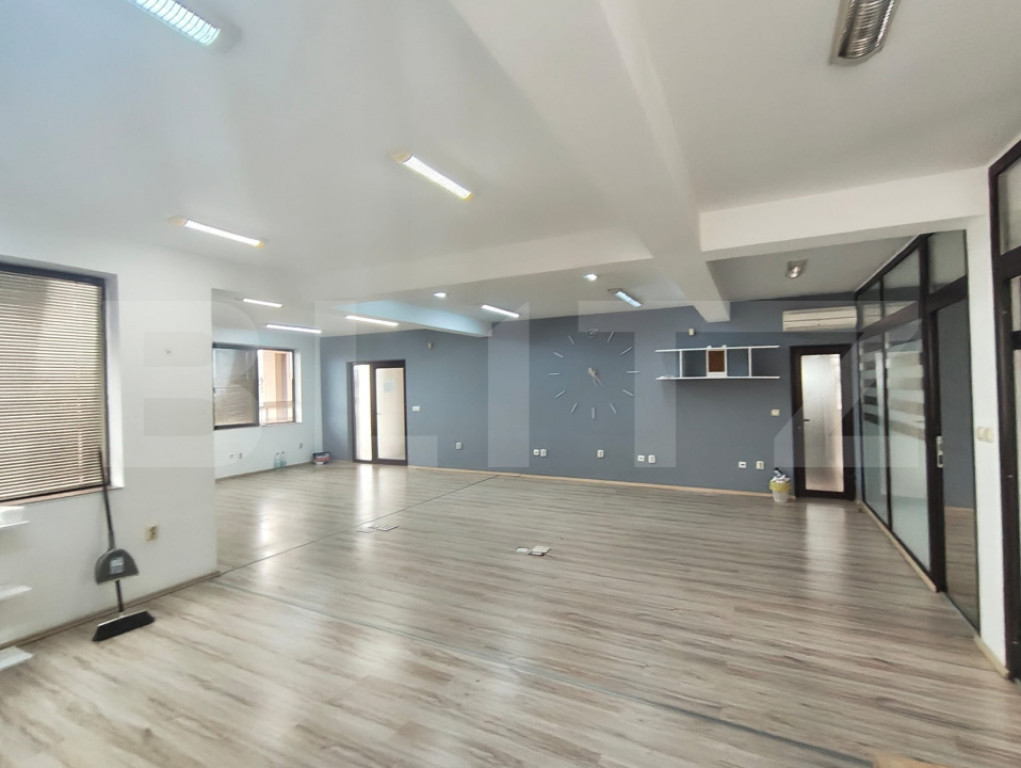 Spatiu birouri 105 mp, 3 incaperi, parcari, cheltuieli inclu