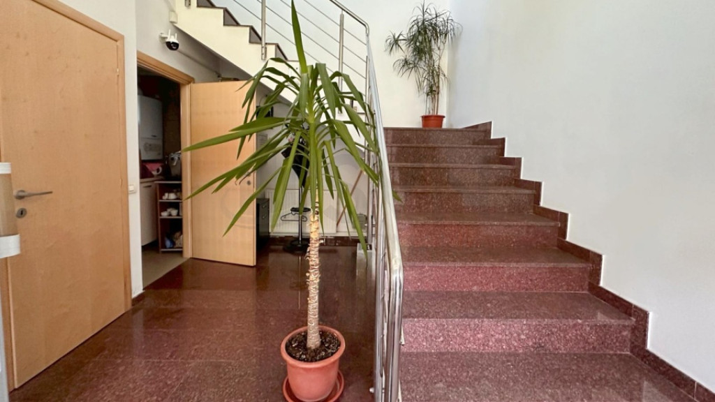 Imobil de 11 camere l Splaiul Unirii