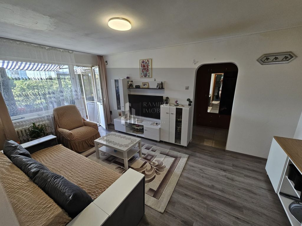 Apartament 2 camere renovat complet/sector 4 Alexandru Ob...