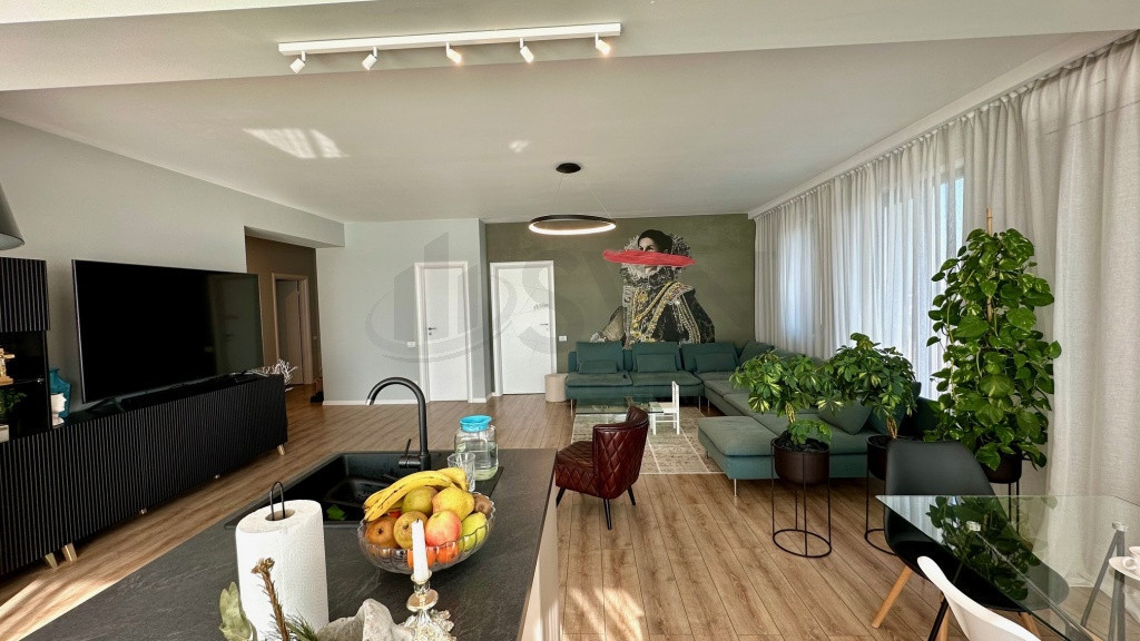 Penthouse exclusivist cu terasa 280 mp Tunari
