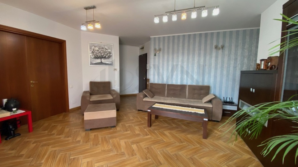 Apartament 3 camere in complex securizat