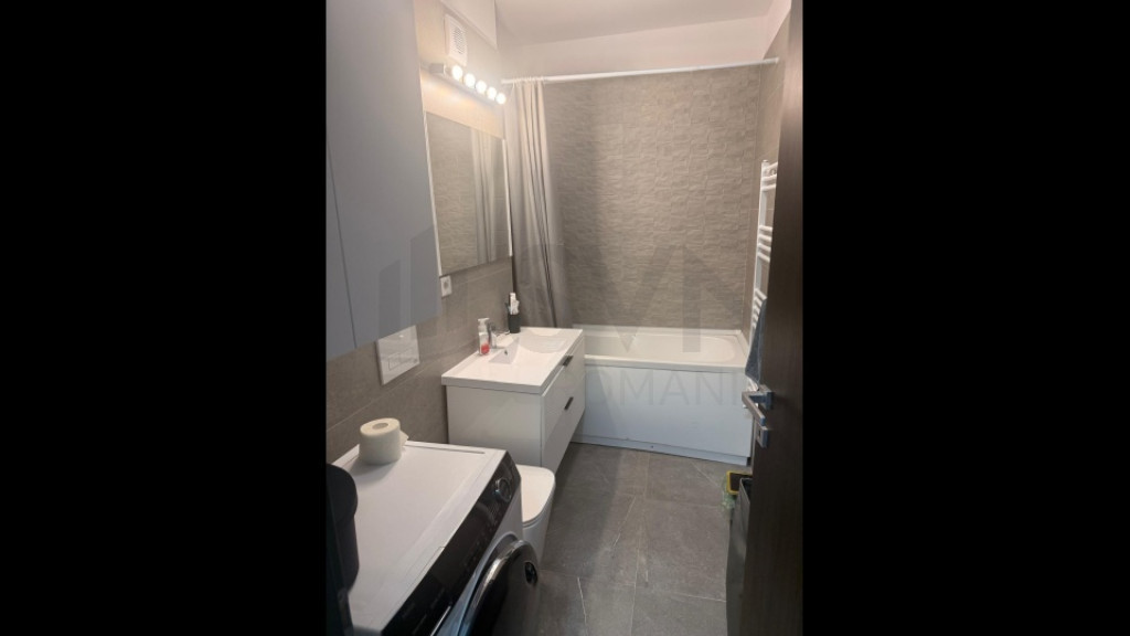 2 camere la prima scara blocului proaspat renovata