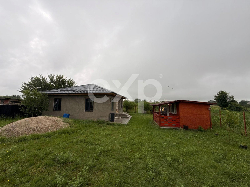 Casă semifinisată | Buzoiești | Teren generos 2.900 mp