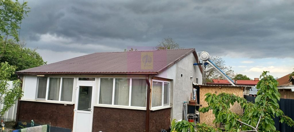 Săbăreni, casă 2 camere, baie, bucătărie, terasă, m...