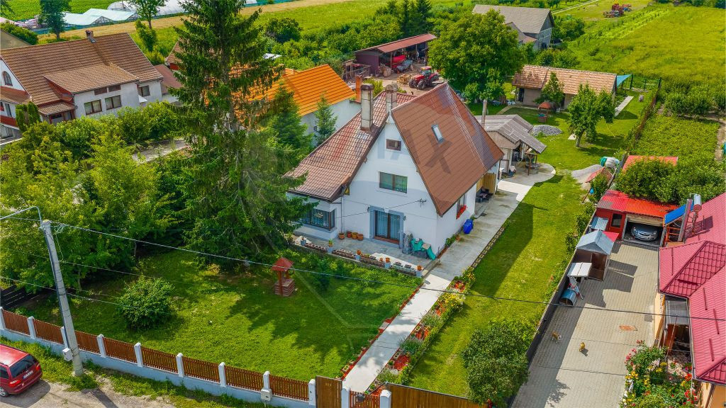 Casa moderna | 238mp utili si teren intravilan 7150mp| PR...