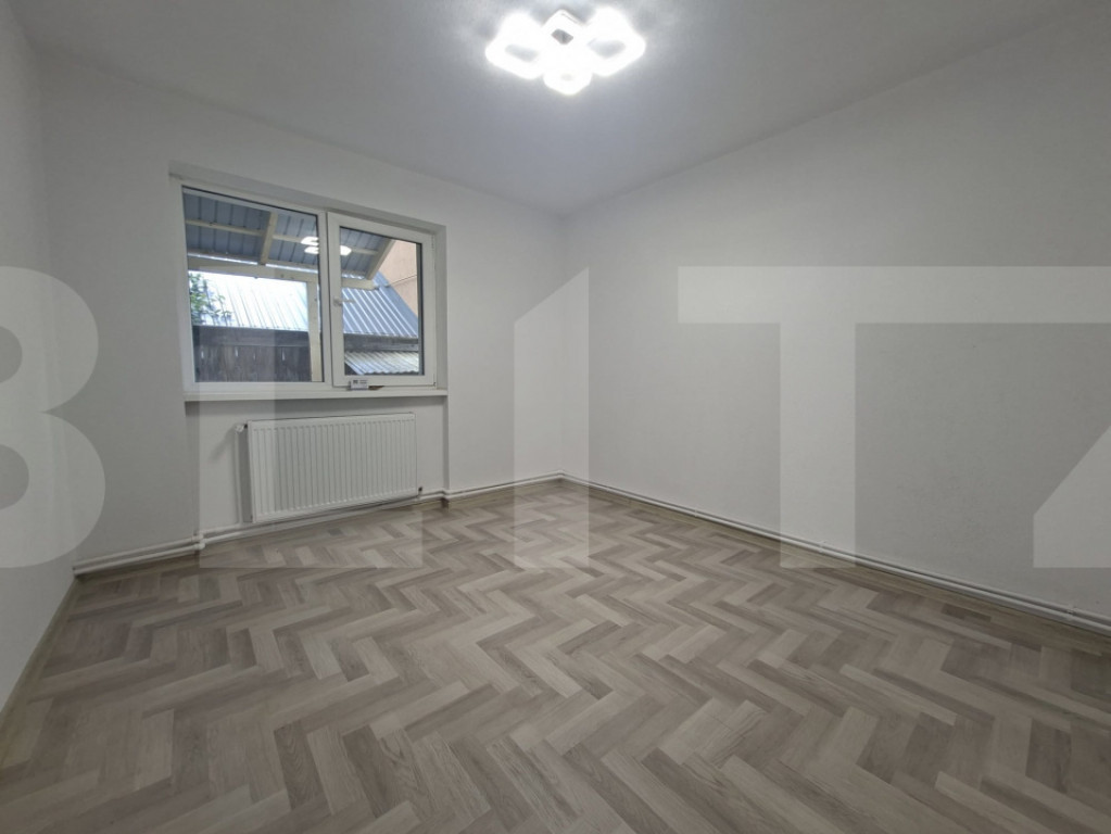 Apartament cu 3 camere, decomandate, recent renovat, Targu S