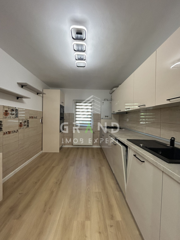 Apartament la cheie, 3 camere, 88 mp utili, terasă, panoram