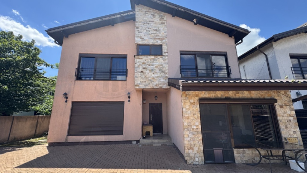 Vila 5 camere cu piscina Buftea