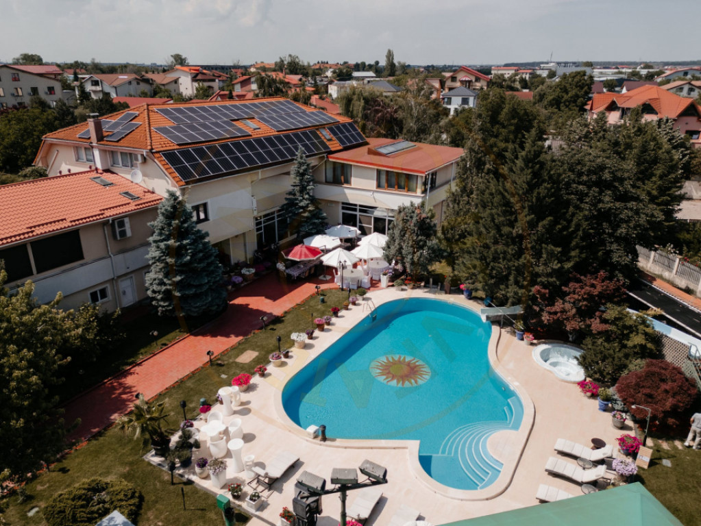 Resedinta premium - Piscina | Teren de tenis | Teren 4000 mp
