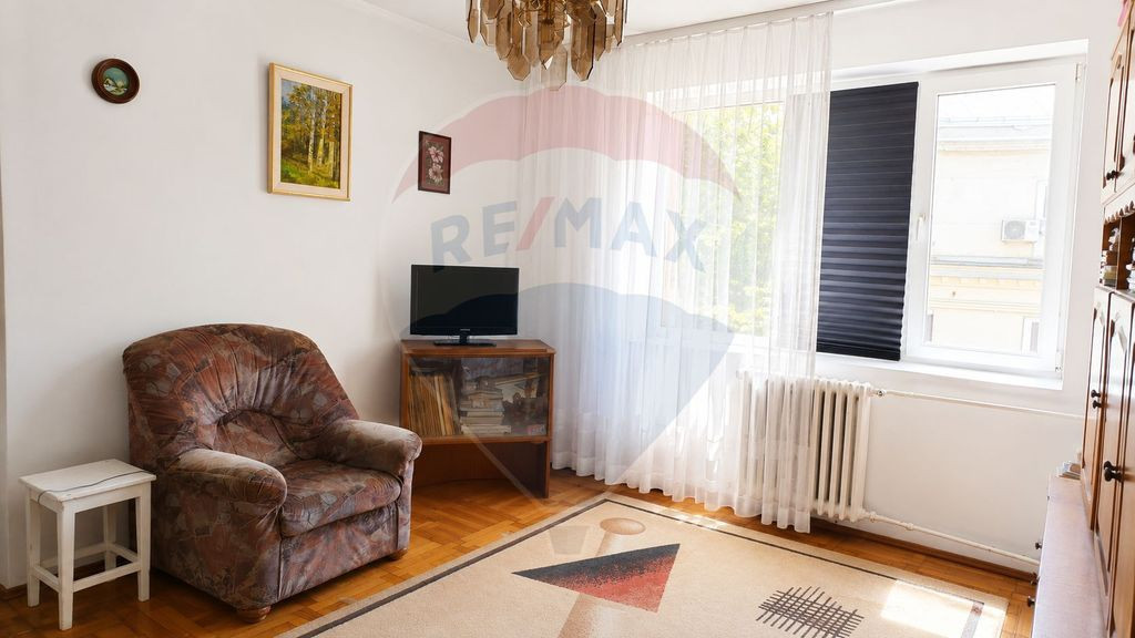 3 camere | 61 mp | Vizavi de Gara de Nord | Etaj 4 | Vede...
