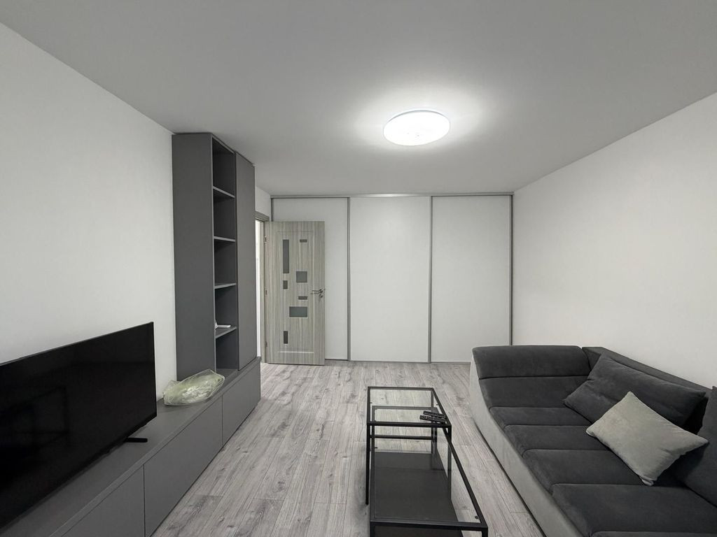 De închiriat Apartament decomandat cu doua camere in Lugoj