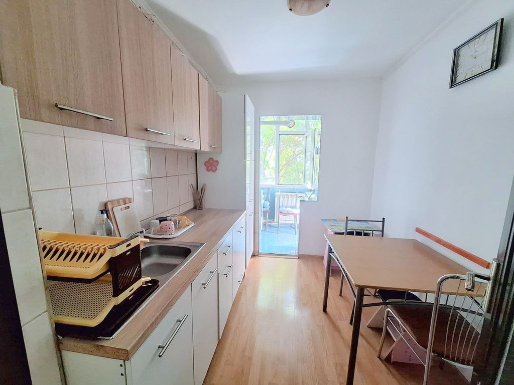 De inchiriat apartament 2 camere, 70 mp, T-uri, strada Te...