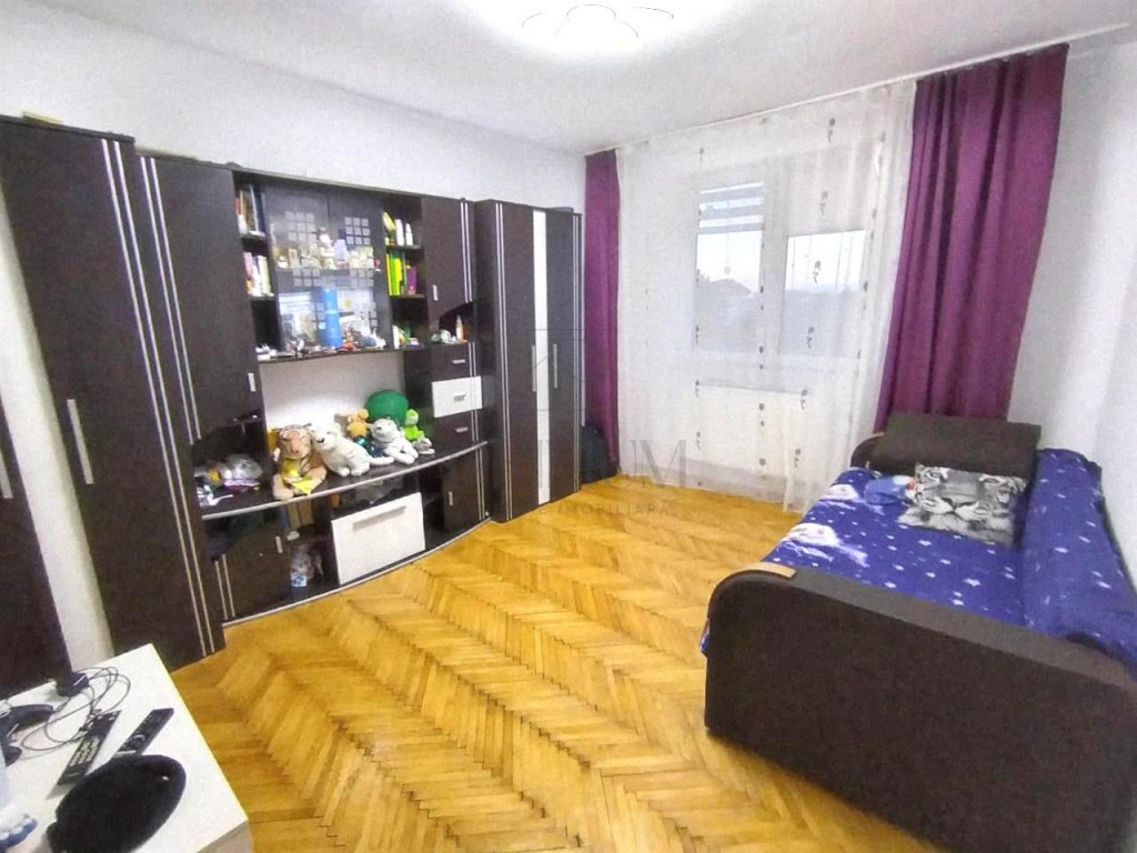 SAGULUI - ETAJ 3 - DECOMANDAT - 3 CAMERE - CENTRALA PROPRIE