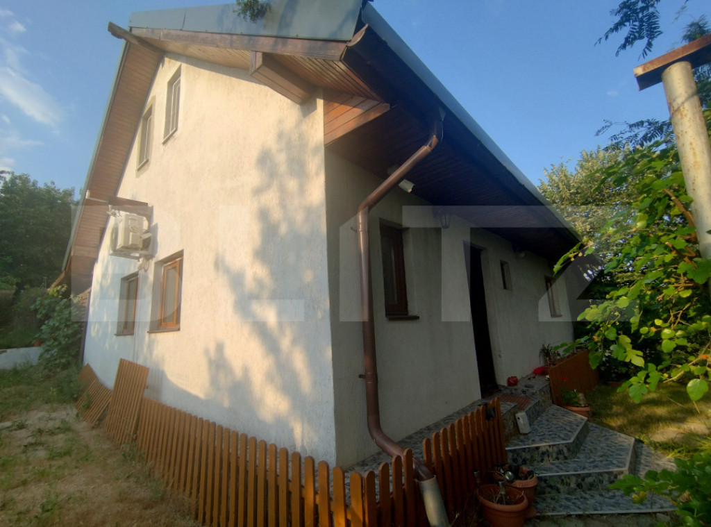 Casă de vacanță, 5 camere 100 mp utili, 3400 mp teren, zo