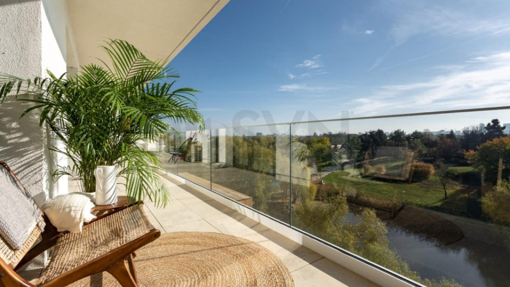 PENTHOUSE SUPERB l MOBILAT DESIGN l TERASA l VEDERE LAC P...