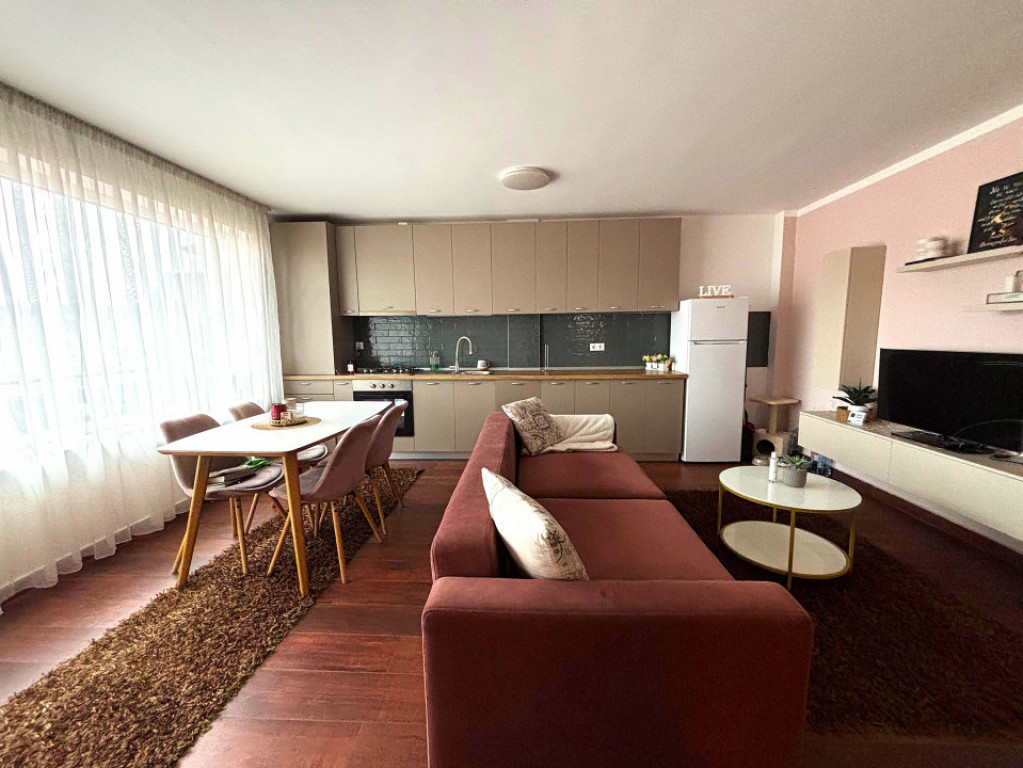 Apartament 3 camere in bloc NOU, str. C. Coposu, parcare, te