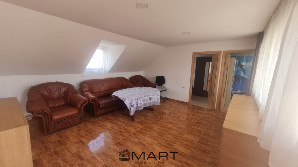Apartament 3 camere la casă zona Trei Stejari