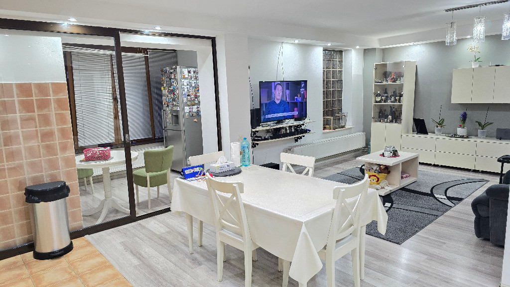 Inchiriez apartament 3 camere decomandat Deva, Nuferilor, parter inalt