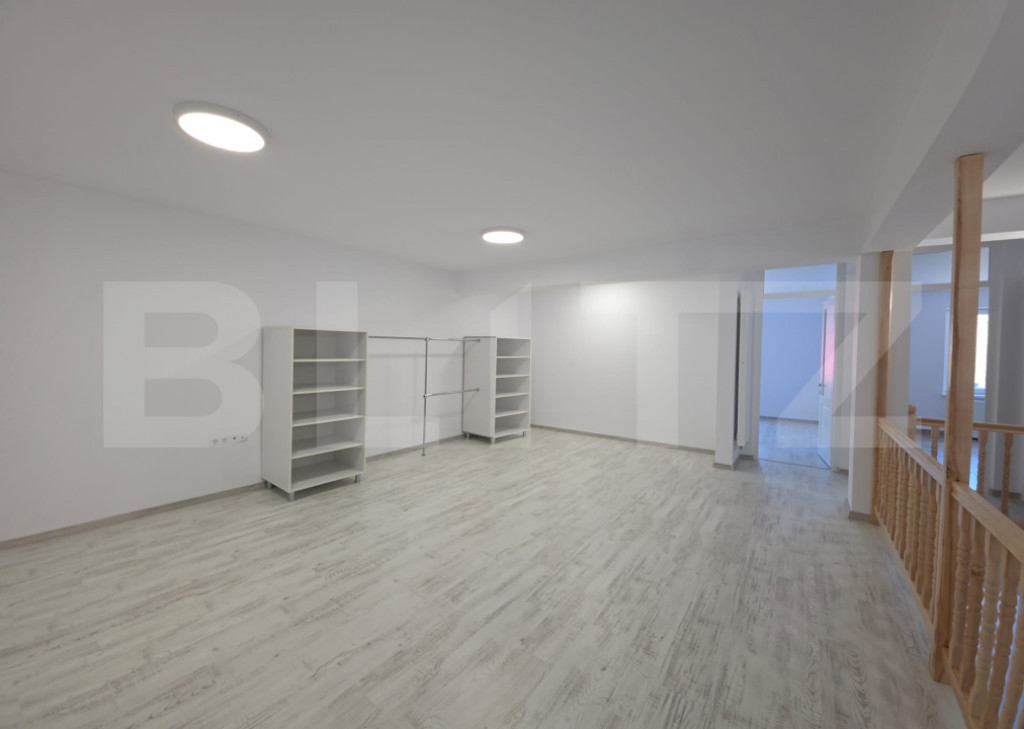 Casă de vânzare, 281 mp, zona Corunca