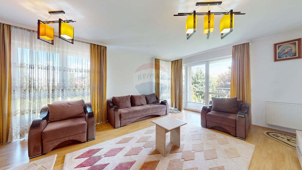 Apartament cu suprafata generoasa de închiriat