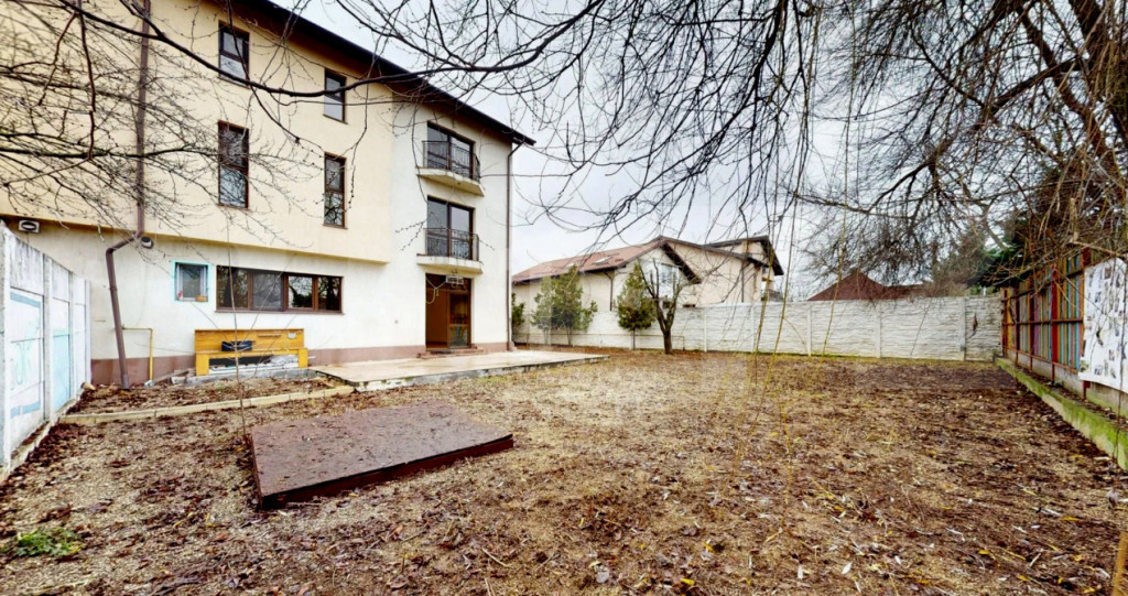 Casă P + E + M parte din duplex, 227 mp utili, 571 mp teren