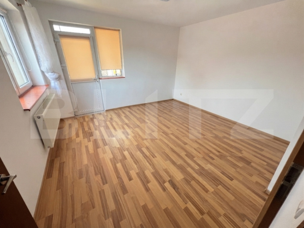 Casă cu 2 camere, 80 mp, curte 120 mp, 3 parcări | Baciu