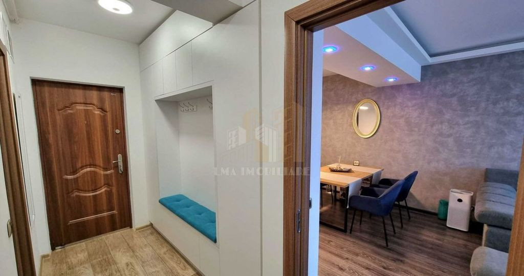 Apartament 2 camere decomandat Isaran Tractorul Brasov