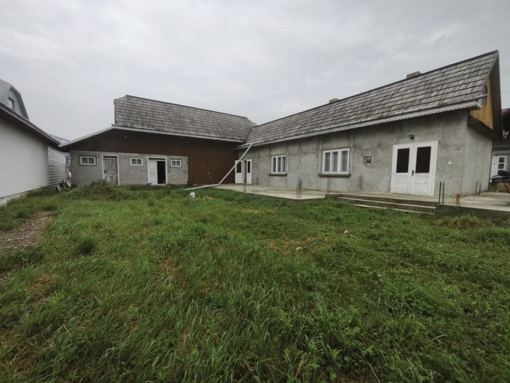 Casa individuala, 2400 mp teren, Milisauti, Radauti