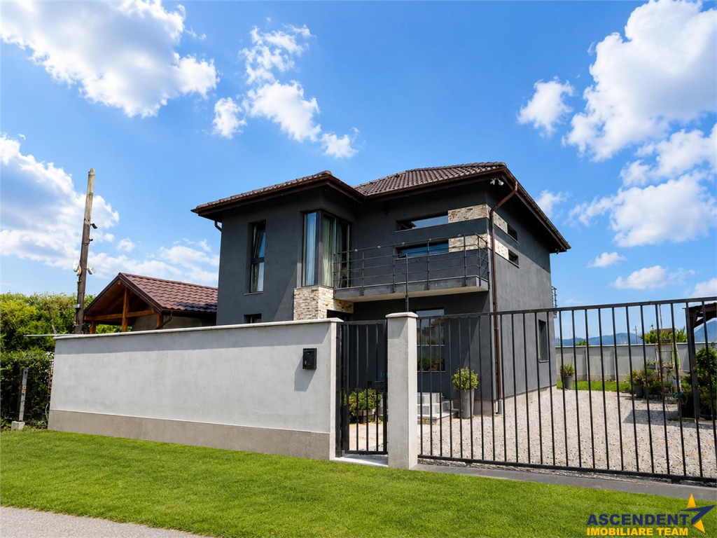 Resedinta stil, 3 dormitoare, sistem termic in pardoseala, t