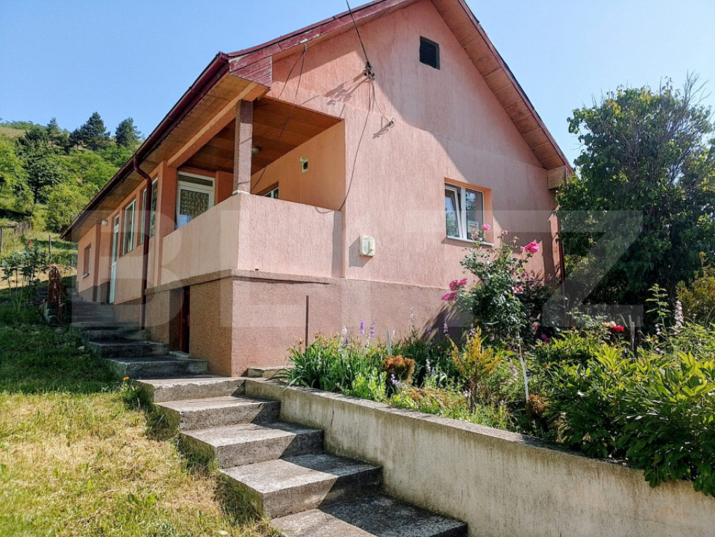 Casă individuală solidă și armonioasă, 55 mp, teren 830