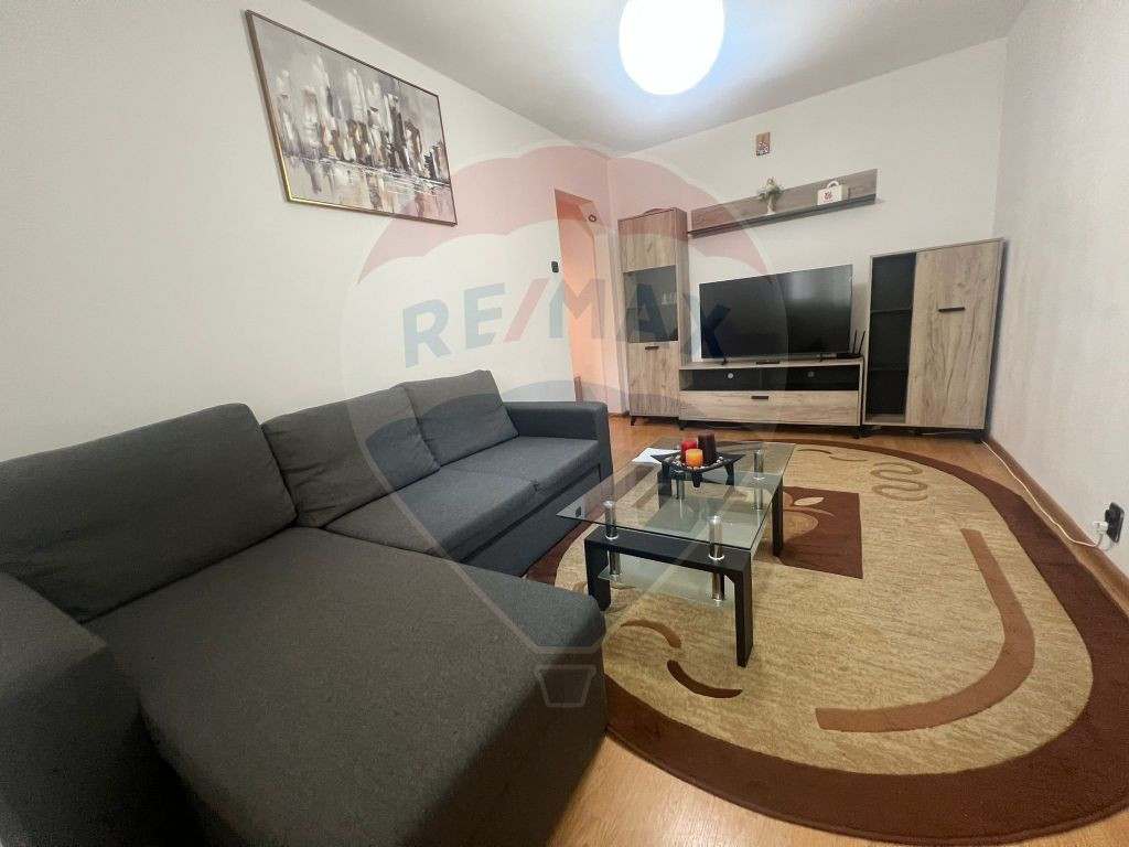Apartament cu 2 camere de închiriat în zona Malu Rosu