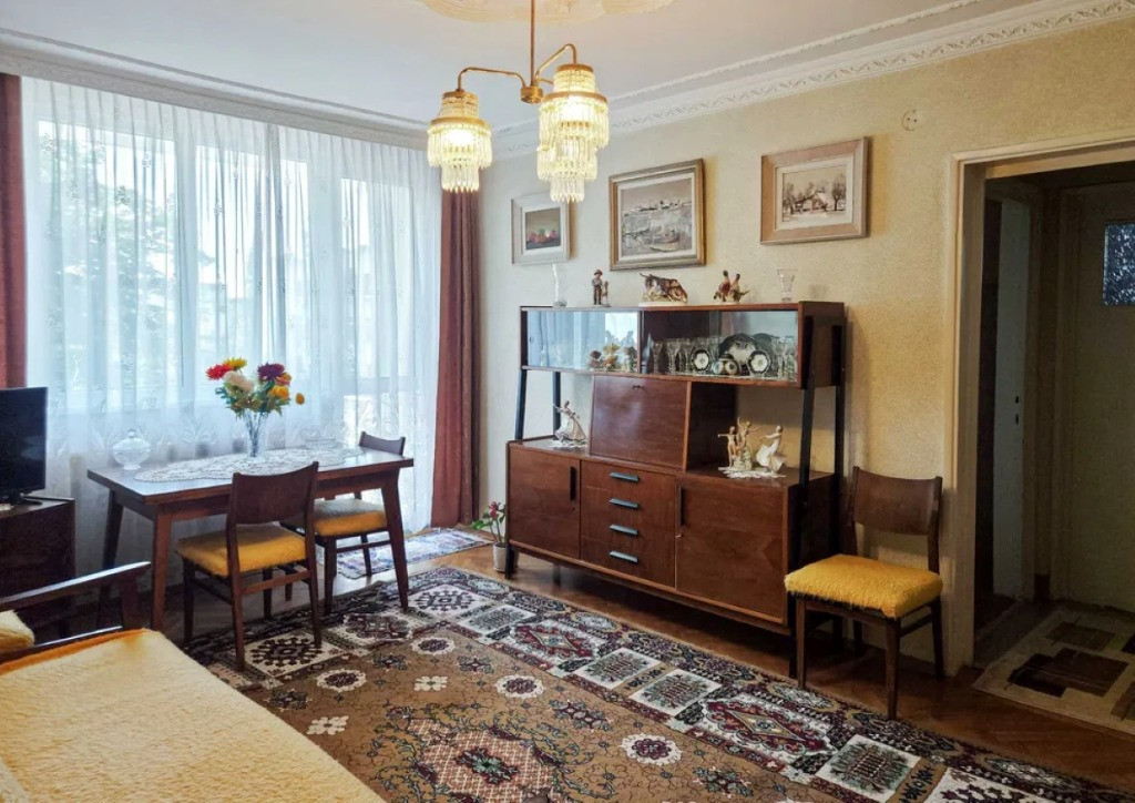 Apartament 3 camere, etaj 3/4, centrală proprie și izolație – Mazepa 1