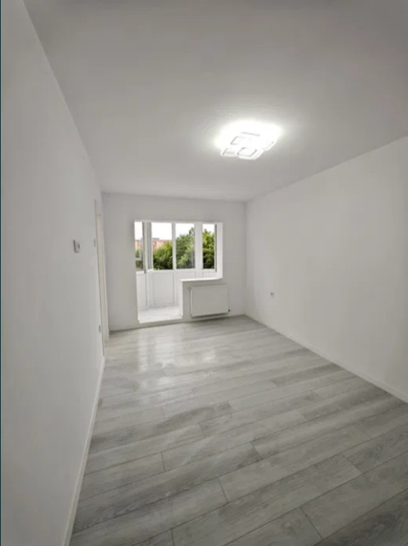 Garsoniera Renovata | Decomandata | zona Tractorul