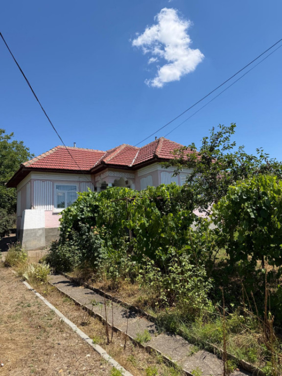 OCAZIE CASA 65 MP UTILI , 1600 MP TEREN COMUNA PERISOR, TOAT