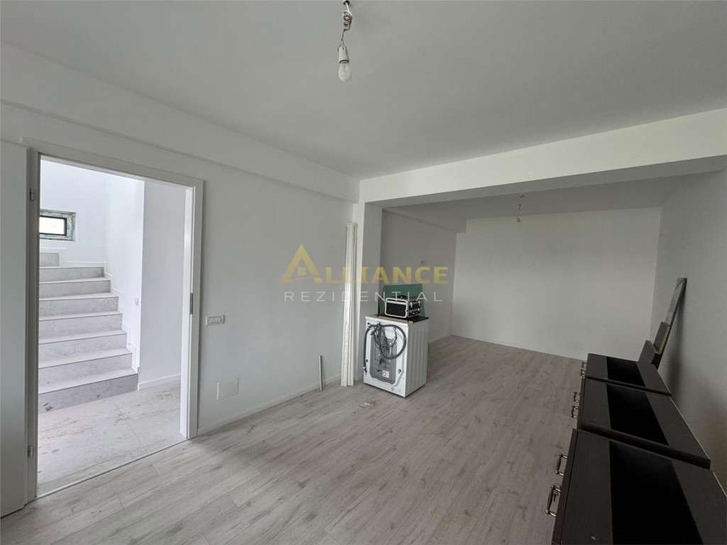 DUPLEX - 4 CAMERE 3 BAI - GATA DE MUTAT