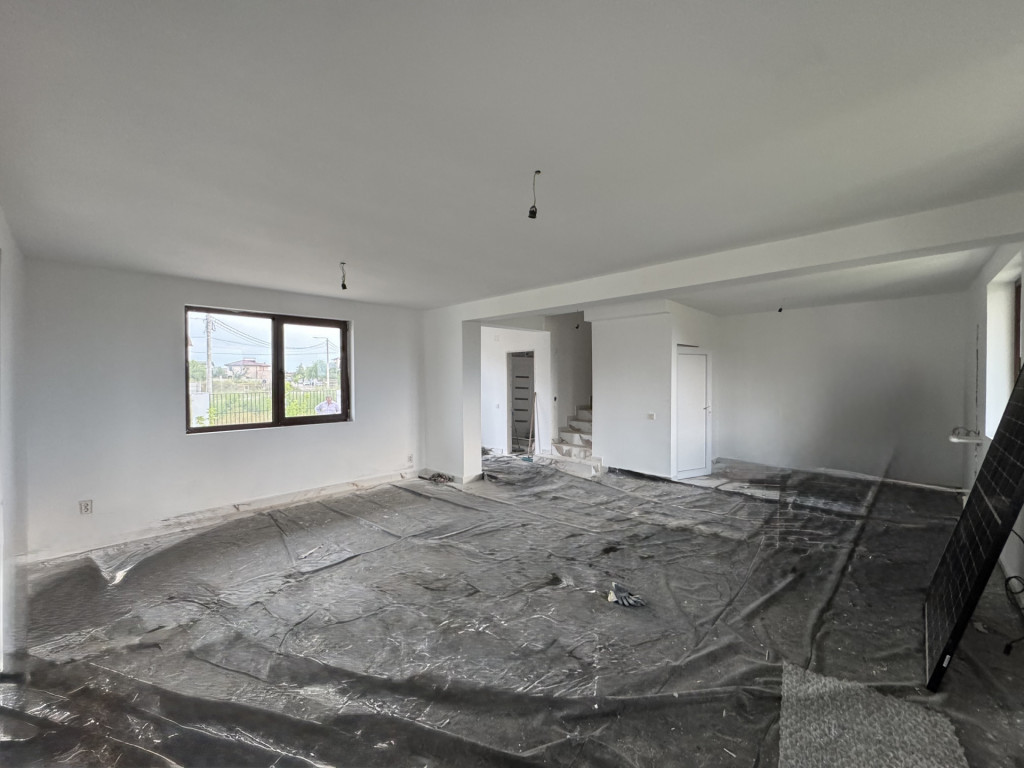 Casă individuală modernă cu 4 camere, pe parter, zonă liniștită