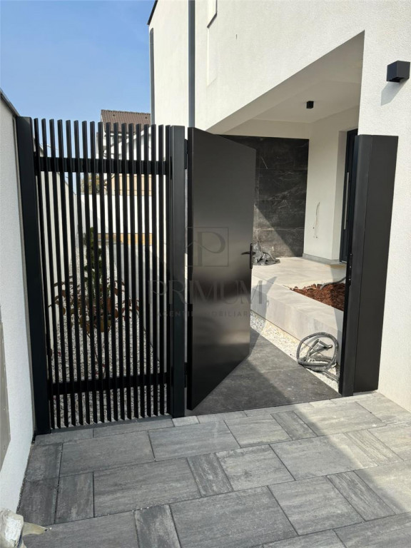 Duplex modern - asfalt - living mare - bucatarie inchisa