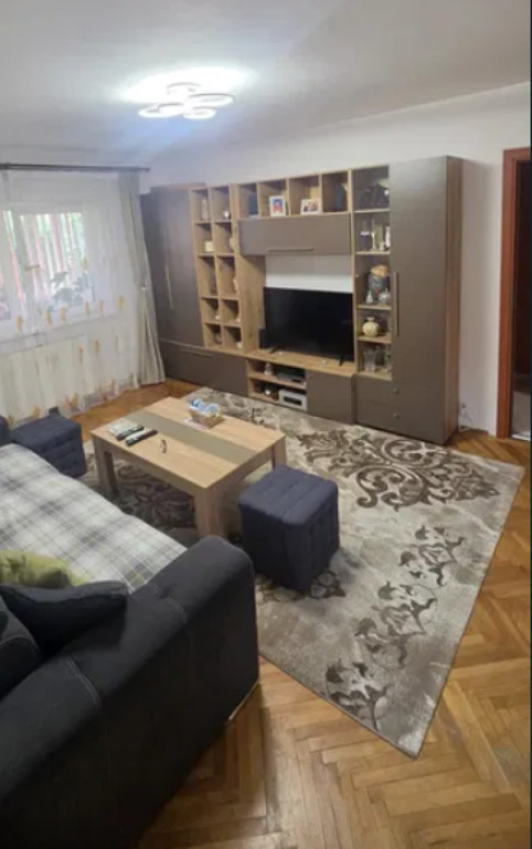 Apartament 3 camere | Decomandat | Balcon 16 mp | Florilor