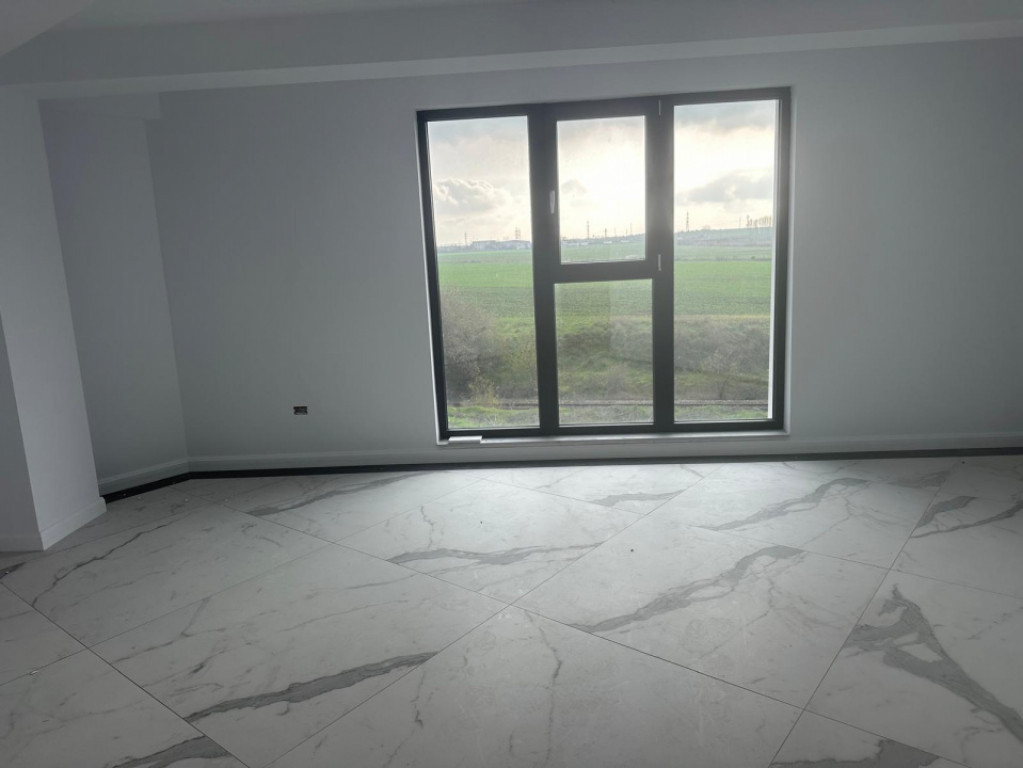 Apartament 2 camere de vanzare, situat in Tomis Plus, Consta