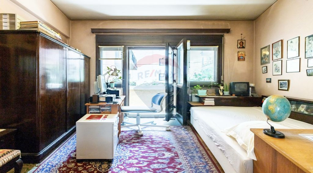 Apartament de vanzare cu 4 camere în zona Kiseleff, bloc...