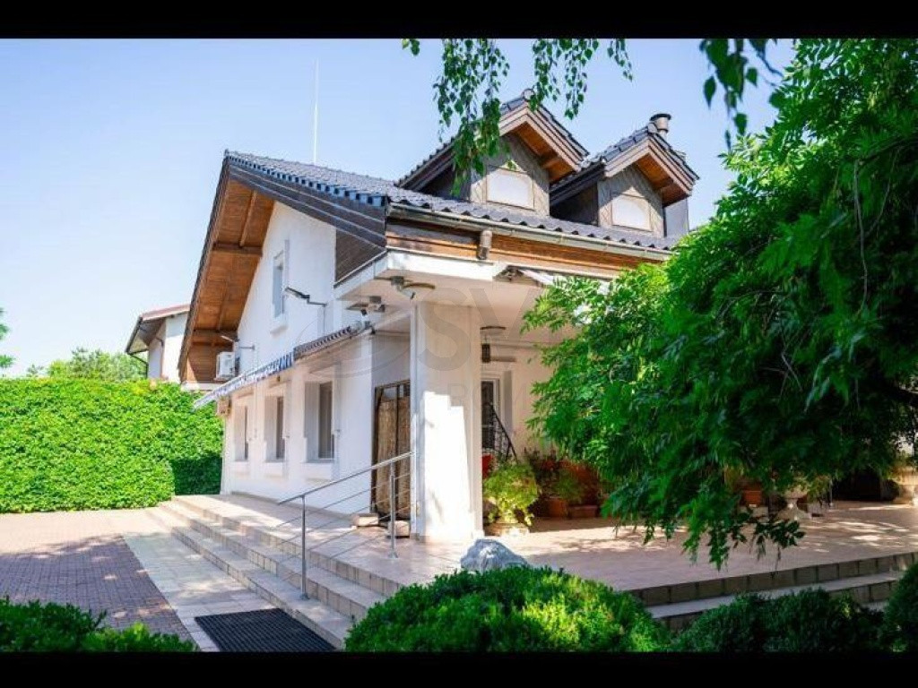 Casa deosebita teren 2800 mp cu piscina Otopeni Ferme