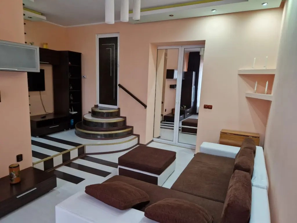 De închiriat apartament 2 camere mobilat și utilat zona centru