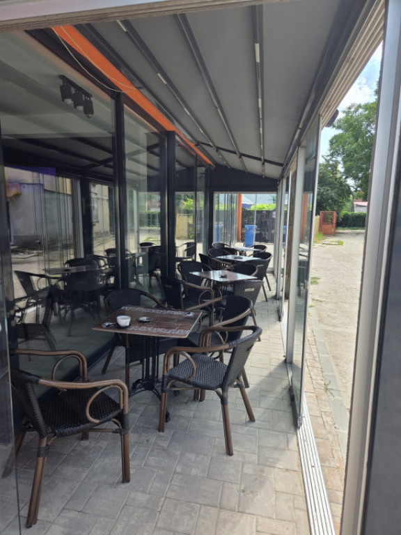 Spațiu comercial P+1, 391.5 mp, dublă deschidere, zona Bal