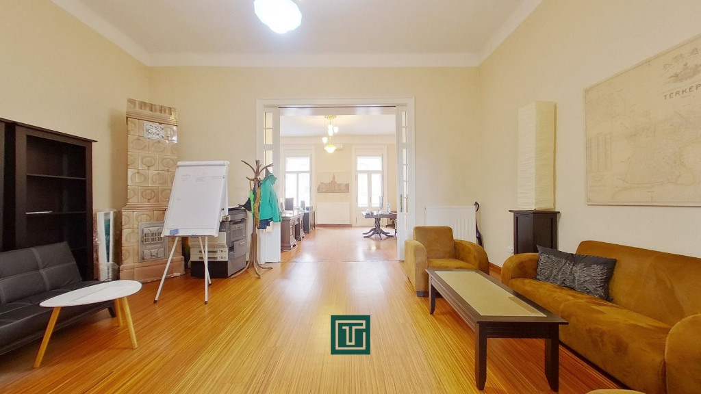Apartament cu personalitate cu 2 camere cu terasă în centr