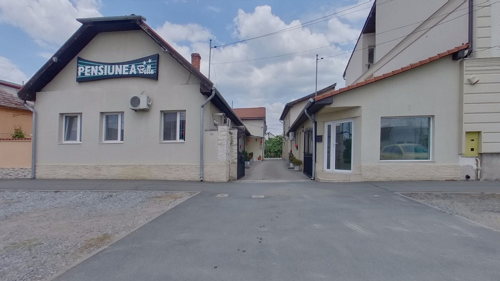 Pensiune cu 10 camere + spațiu comercial inclus pe Calea Ra