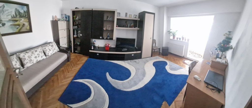 Apartament 2 camere zona CENTRAL,