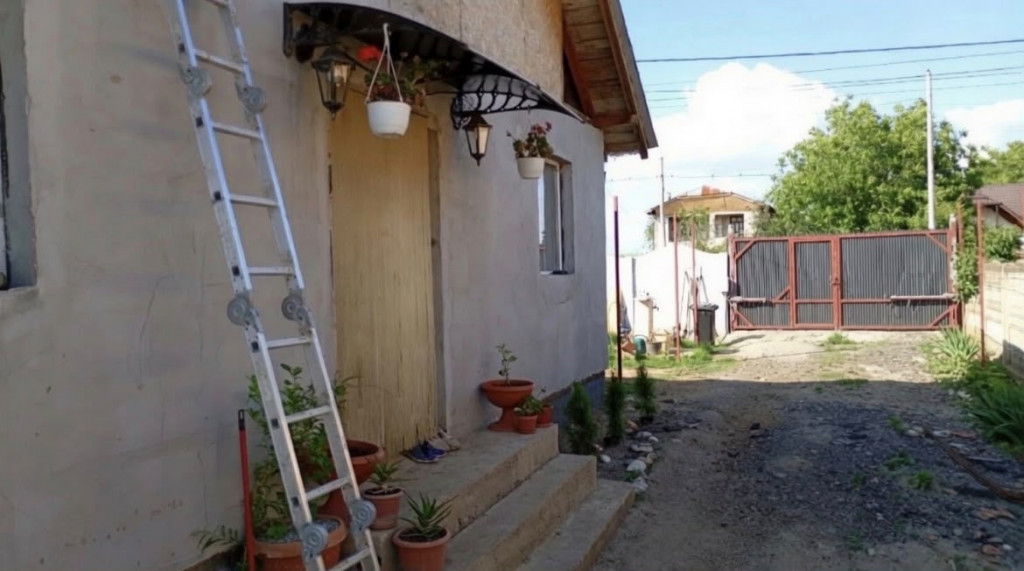 Casa parter | 85 mp utili | Robanesti | La doar 14 km de Cra